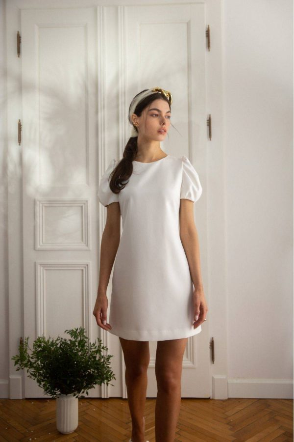 Elegancka sukienka mini krótkie bufiaste rękawy ecru XXL