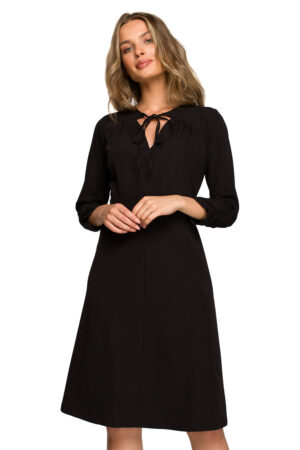 Elegancka sukienka trapezowa z marszczeniami klasyczna czarna XL