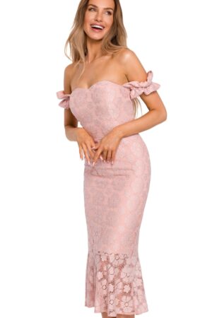 Sukienka koronkowa dopasowana rybka z odkrytymi ramionami różowa L